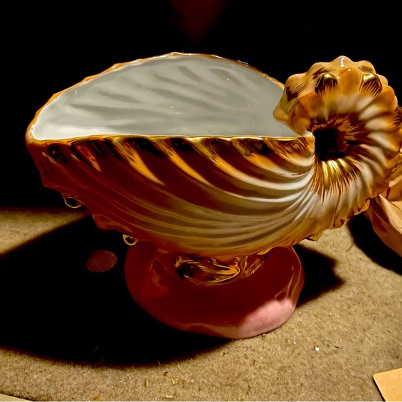 Pair of Limoges Antique Shell Vase - Picture 3 of 4